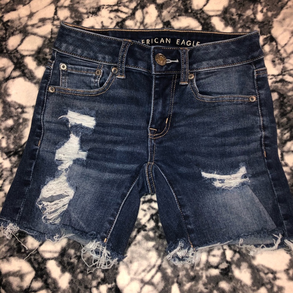 American Eagle 🦅 midi rise jean shorts